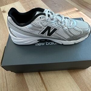 Men’s New Balance 740 Sneakers *NEW*